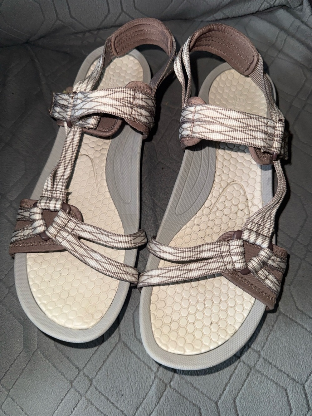 Women’s BareTraps Brown Outdoor Strap Sandals- sz 11